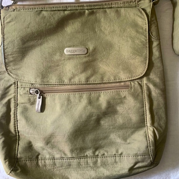 Baggallini Crossbody Purse, Green w/Blue Lining, Adjustable Strap, Zip Close - Picture 1 of 12